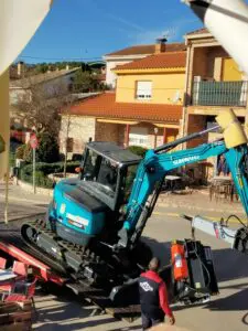 Redueña estrena máquina mini retroexcavadora 1 Nueva excavadora.
