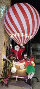 Navidades singulares en Redueña 1 Papá Noel y los elfos.